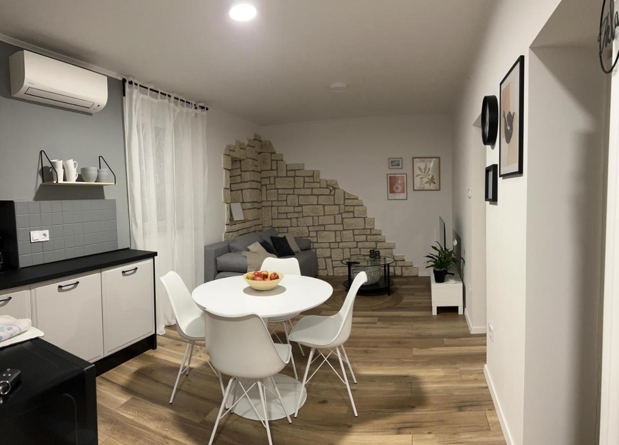 Cinderella Apartment With Free Parking PUY 외부 사진