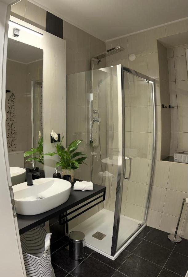 Cinderella Apartment With Free Parking PUY 외부 사진