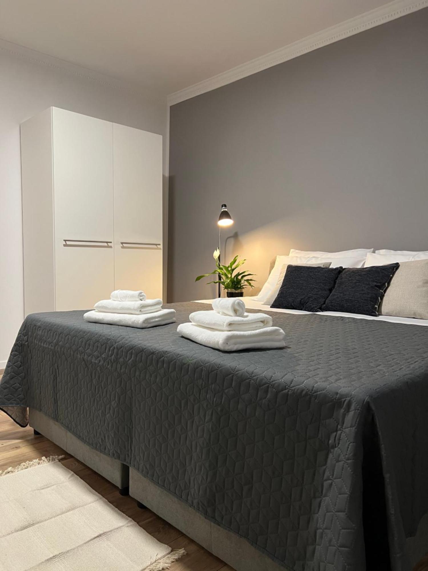 Cinderella Apartment With Free Parking PUY 외부 사진